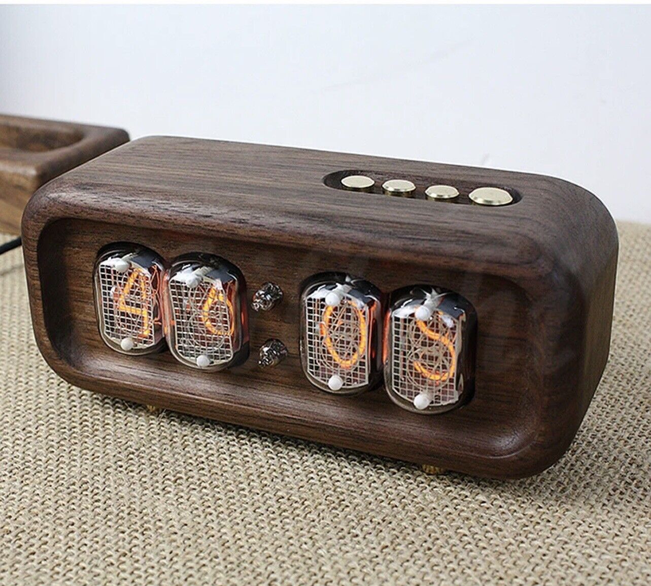 IN-12 IN12 4 Digit Nixie tube Clock Inc Dark Walnut Enclosure 12/24 Hr