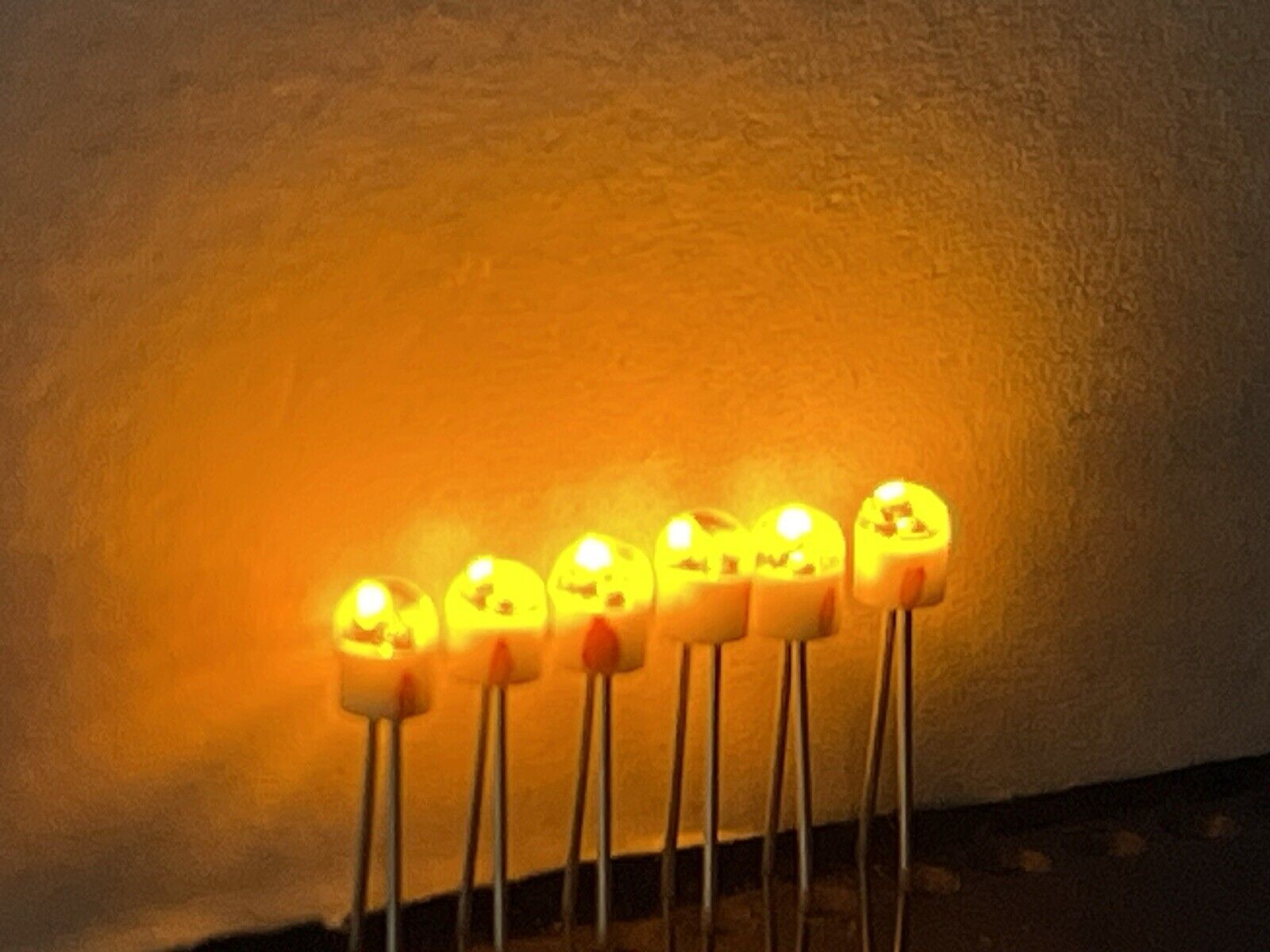 20 x LUMEX SSL-LX203 2mm YELLOW LED Light Emitting Diodes Ceramic Base ...