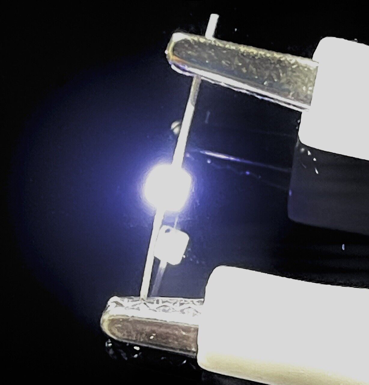 50 X 1.5mm Superbright Miniature Axial LED Light Emitting Diodes Model ...