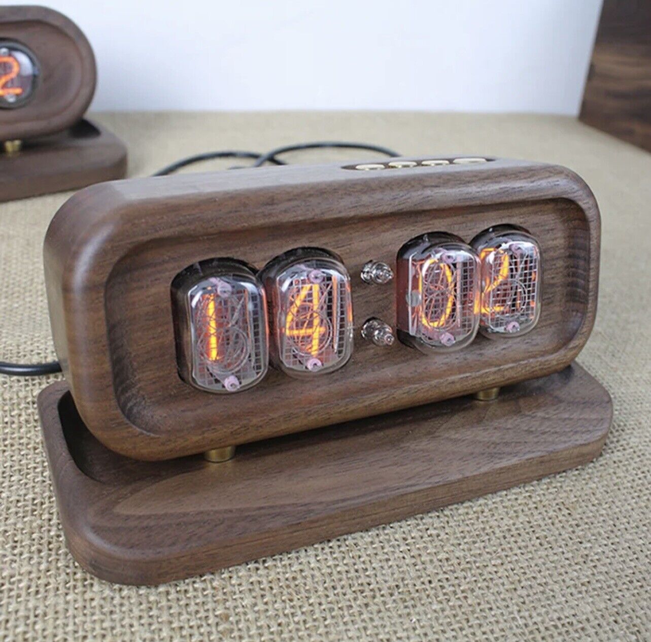 IN-12 IN12 4 Digit Nixie tube Clock Inc Dark Walnut Enclosure & Base 12/24 Hr